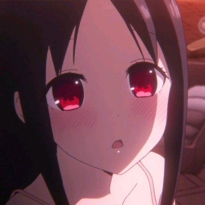 店员回应女子光脚试鞋留白色碎屑